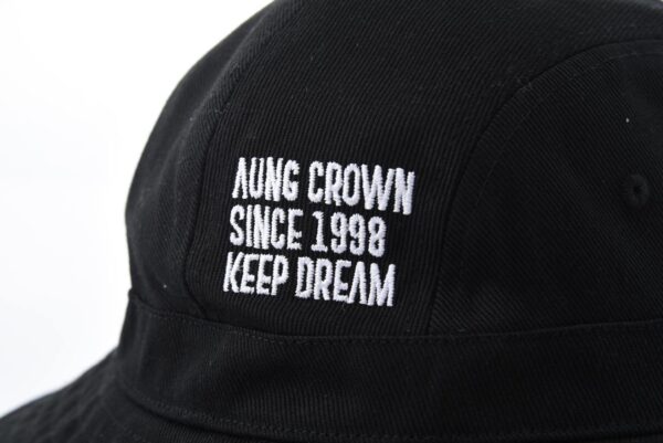 Aung Crown black sun bucket hat with flat embroidery letters on the front KN2103123