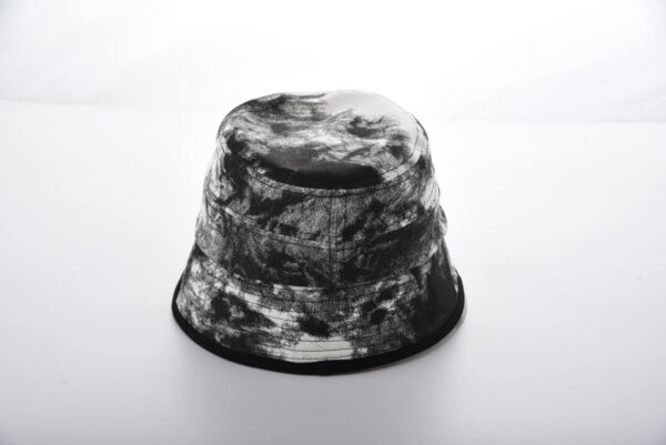 Aung Crown under armour bucket hat at the back view SFA-210401-2