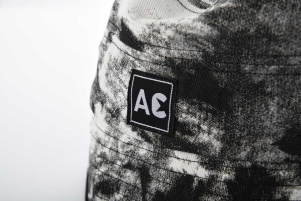 Aung Crown under armour bucket hat with a woven label on the front SFA-210401-2