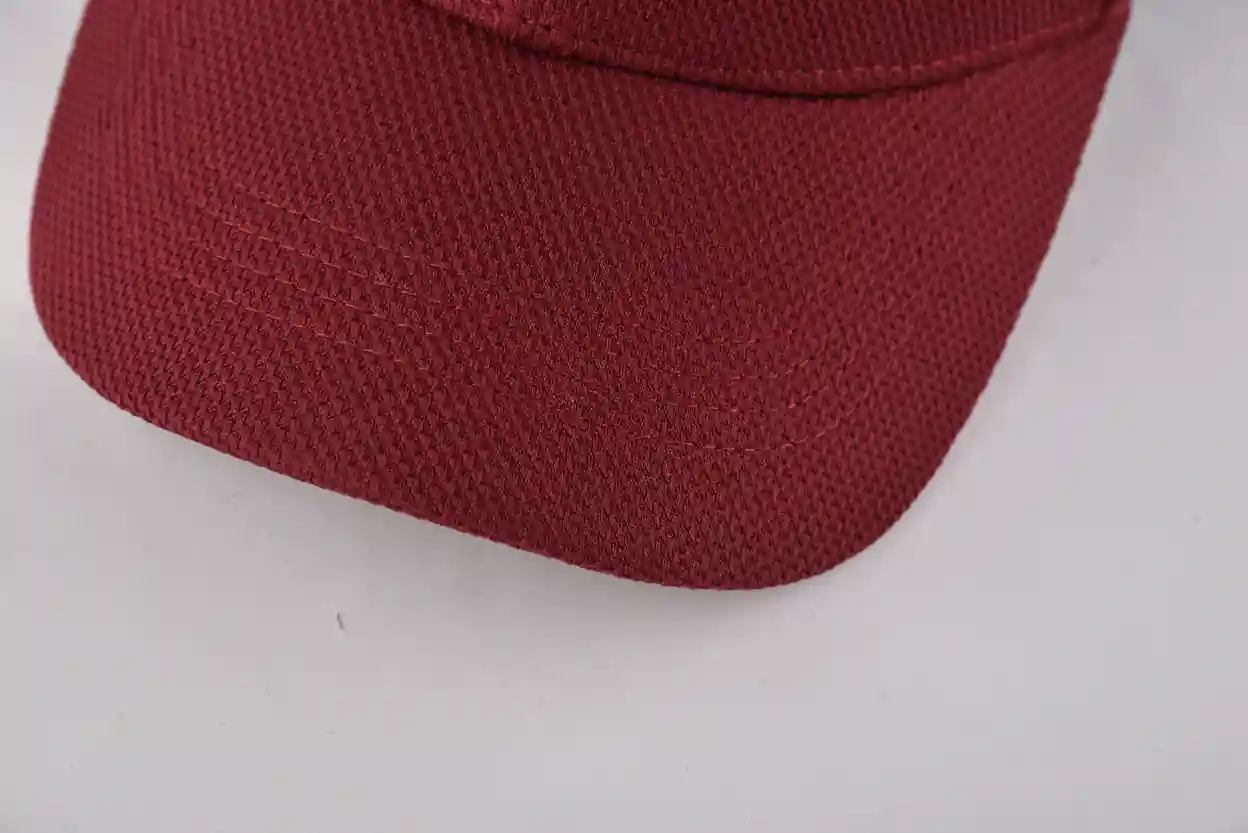 the curved brim of the adjustable baseball cap KN2012082 the curved brim of the adjustable baseball cap KN2012082