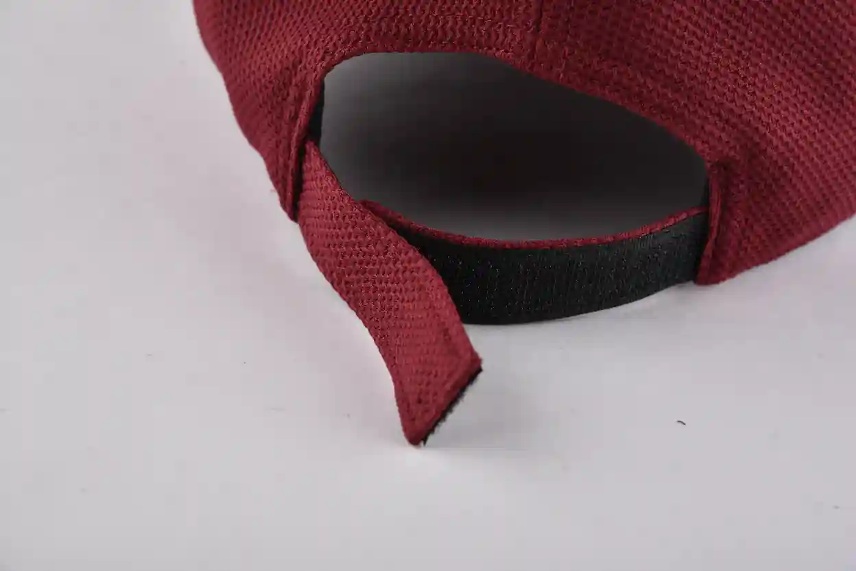 the stick-on Velcro closure of the adjustable baseball cap KN2012082 the stick-on Velcro closure of the adjustable baseball cap KN2012082