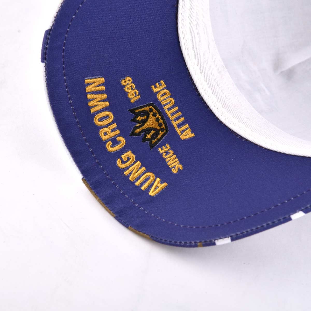 Aung Crown camouflage trucket hat with the lower brim in details KN2101031 Aung Crown camouflage trucket hat with the lower brim in details KN2101031