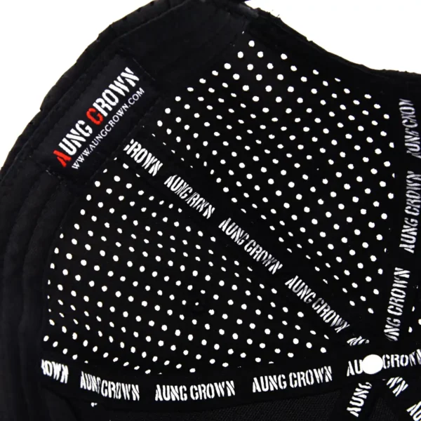 Aung Crown fashion trucker hat with an inner label on the sweatband KN2102073