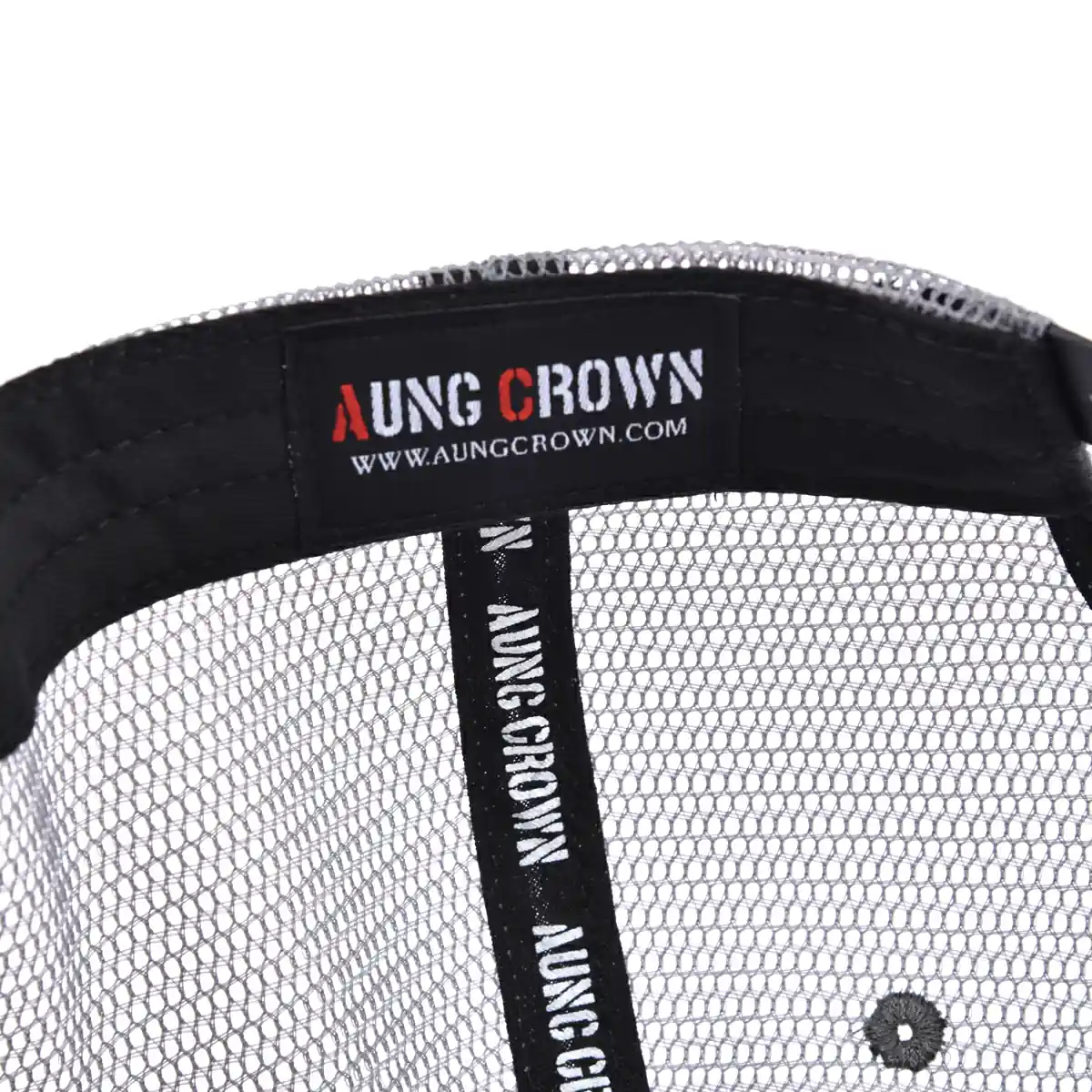 Aung Crown unisex white and black trucker hat with an inner label on the sweatband KN2103033 Aung Crown unisex white and black trucker hat with an inner label on the sweatband KN2103033