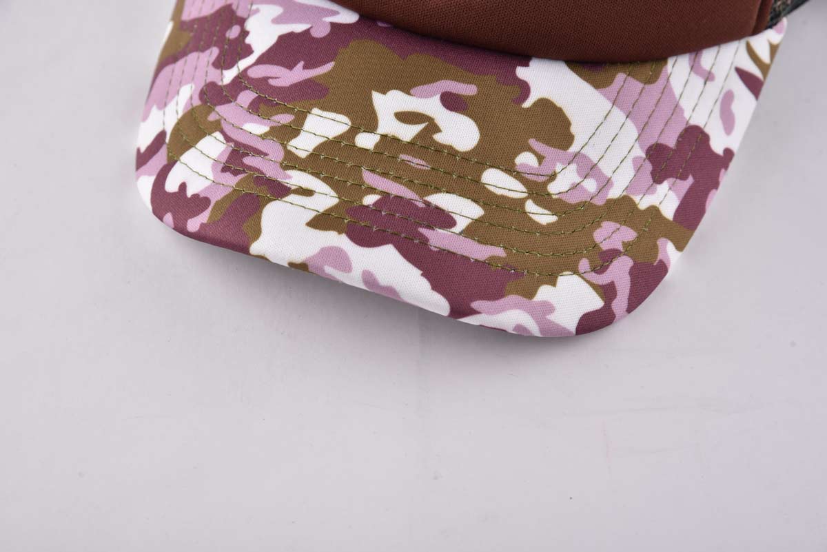 Streeter casual camo trucker hat with a camo curved brim KN2012301-2 Streeter casual camo trucker hat with a camo curved brim KN2012301-2