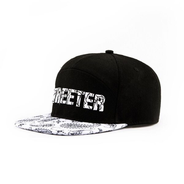 Streeter fashion black and white snapback hats with a flat brim KN2102012