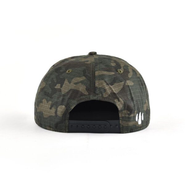 Streeter men's camo snapback hat with a black plastic snap closure KN2012081-2